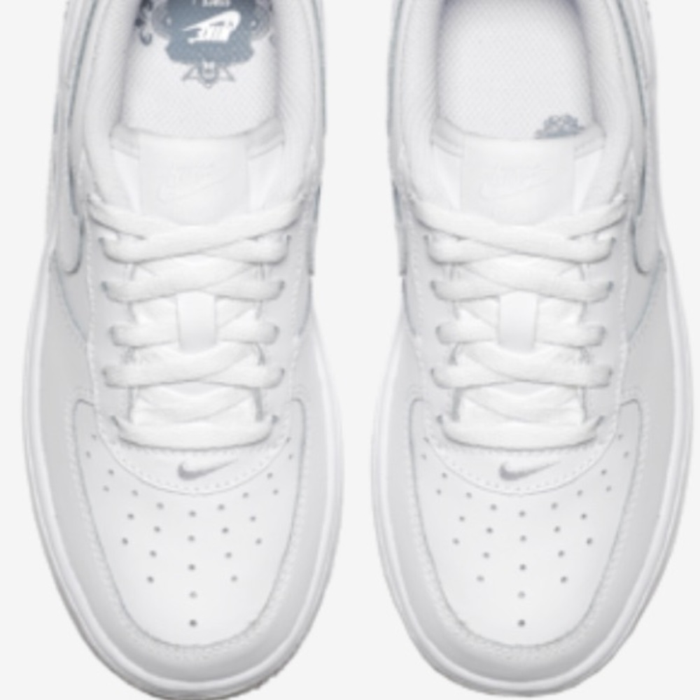 Nike Air Force 1 Kids Size 11 Excellent Condition
